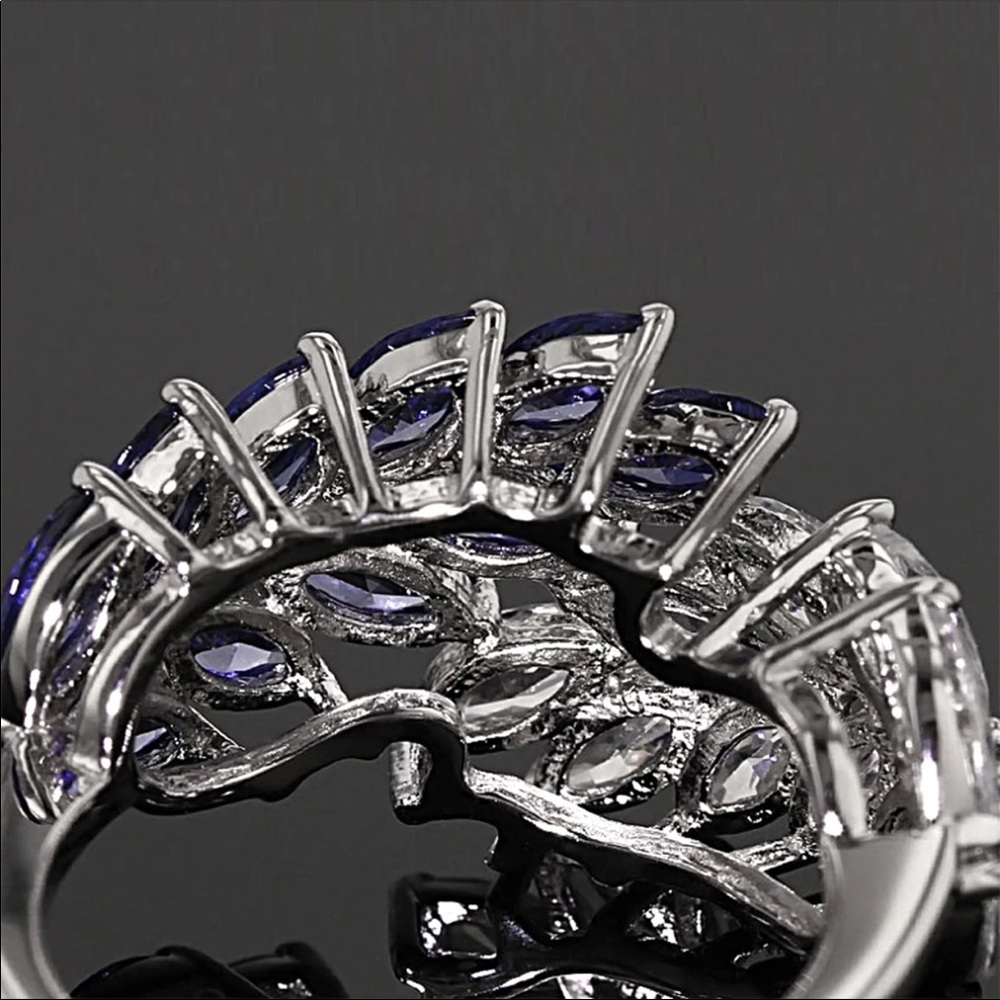 New Women’s 925 Silver Sapphire Ring - Picture 4 of 5